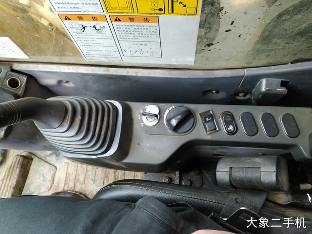 小松 PC240LC-8 挖掘机