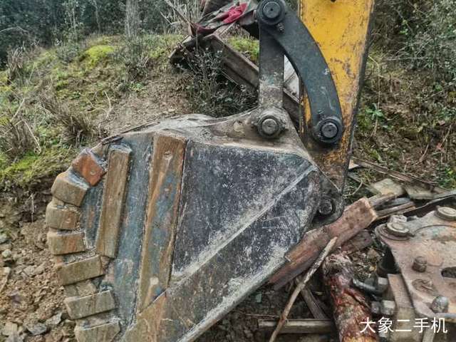 山东临工 E6135F 挖掘机