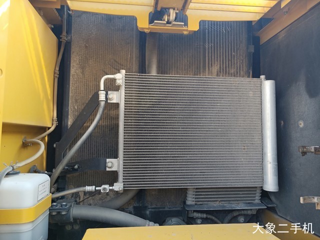 小松 PC220-8M0 挖掘机