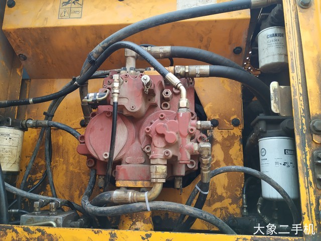 现代 R210W-7 挖掘机