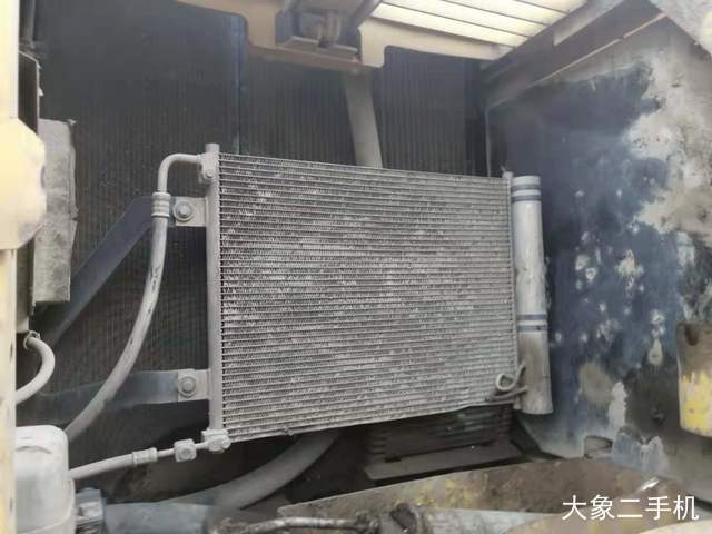 小松 PC220-8 挖掘机