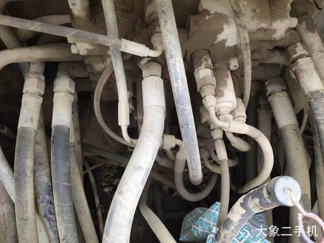 沃尔沃 EC210B 挖掘机