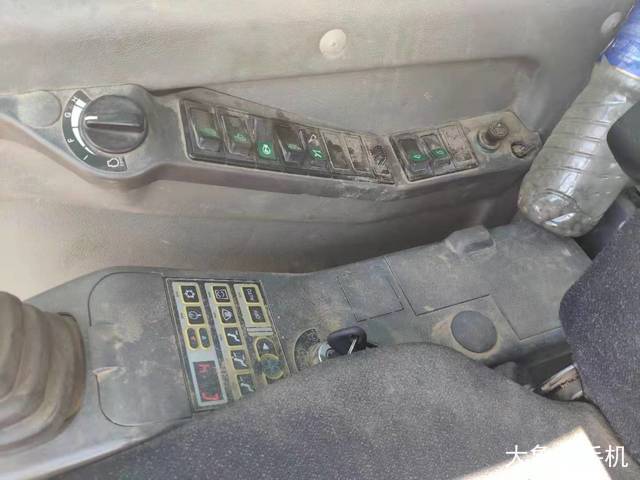 沃尔沃 EW140B 挖掘机