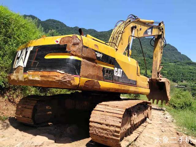 卡特彼勒 320B 挖掘机