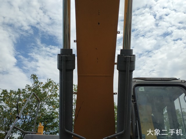 徐工 XE335C 挖掘机