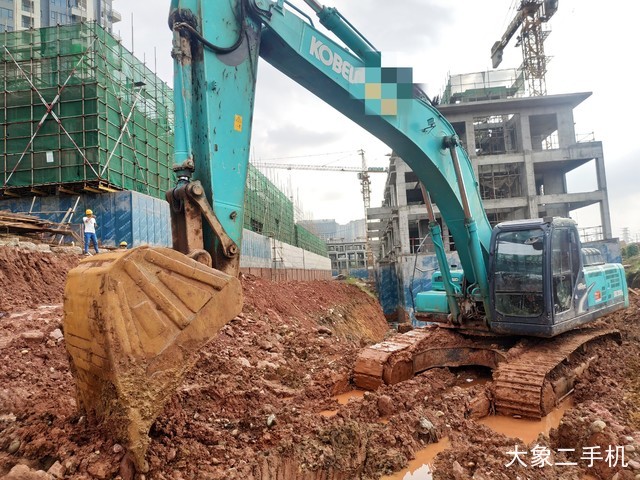 神钢 SK350LC-8 挖掘机