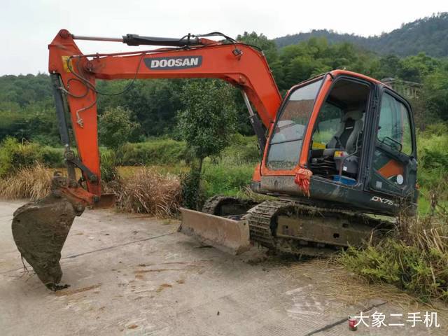 斗山 DX75-9C 挖掘机