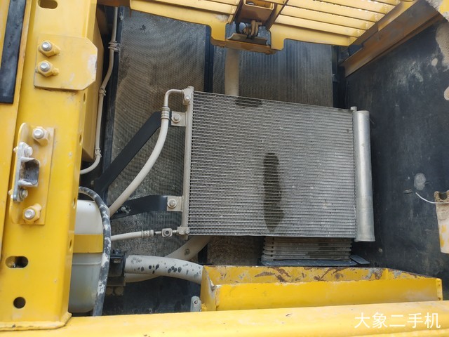 小松 PC240LC-8M0 挖掘机