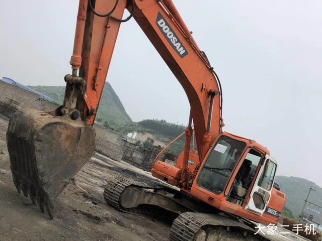 斗山 DH225LC-7 挖掘机