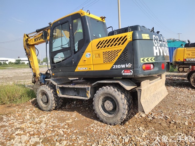 现代 R150WVS 挖掘机