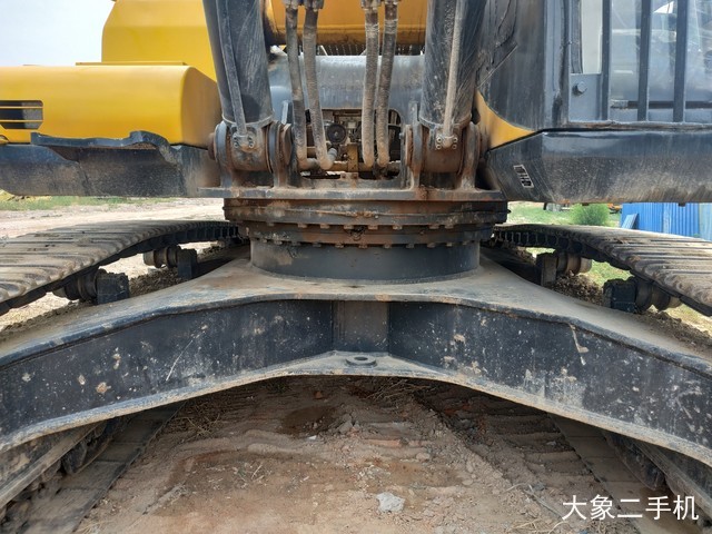 沃得重工 W2425LC-8 挖掘机