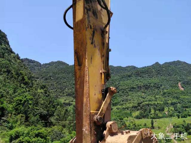 卡特彼勒 320B 挖掘机