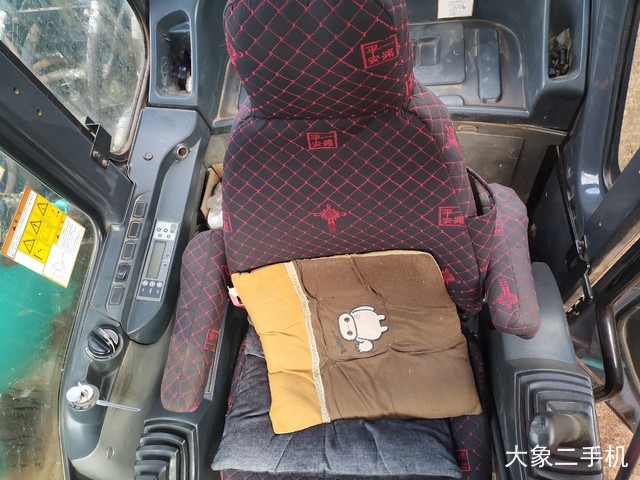 神钢 SK130-8 挖掘机