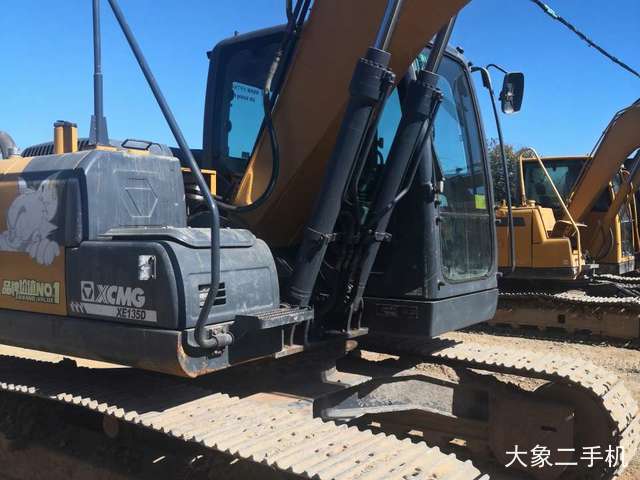 徐工 XE135D 挖掘机