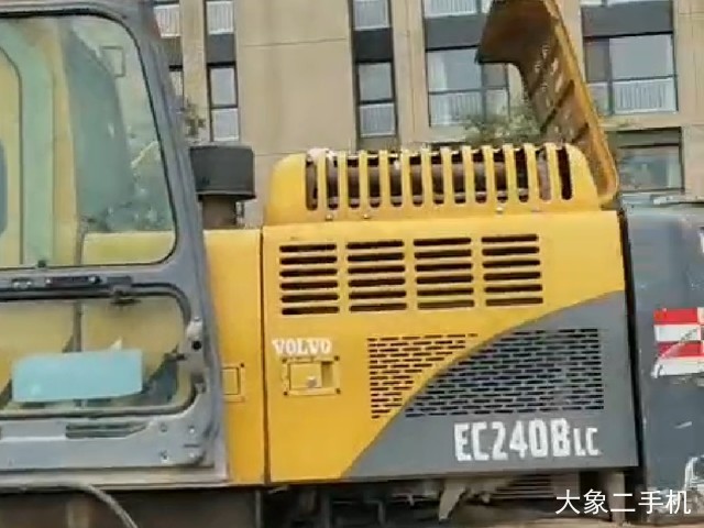 沃尔沃 EC210B 挖掘机