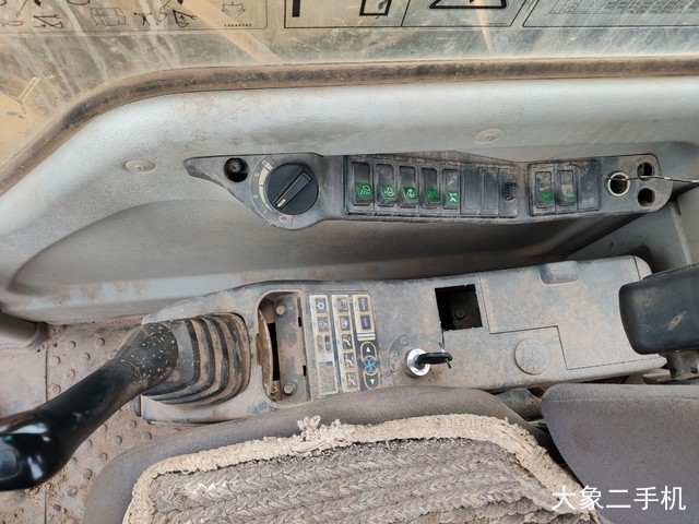 山东临工 LG6150 挖掘机