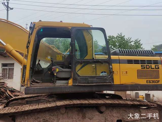 山东临工 E6300F 挖掘机