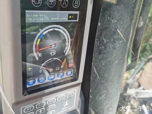 三一重工 SY135C 挖掘机