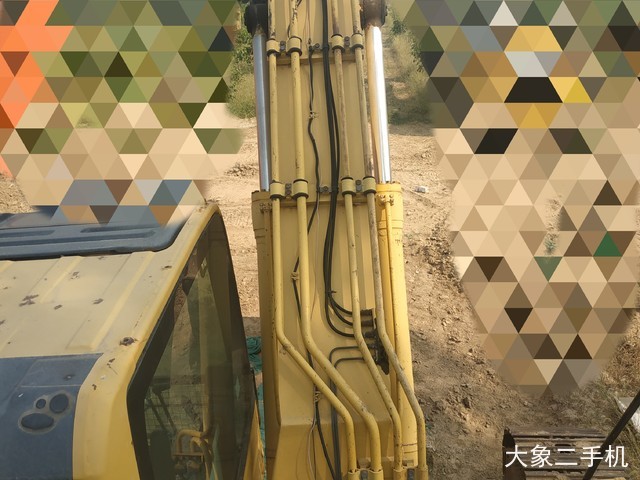 小松 PC240LC-8 挖掘机