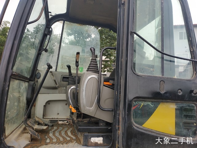 现代 R60-7 挖掘机