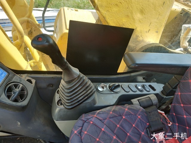 小松 PC240LC-8M0 挖掘机