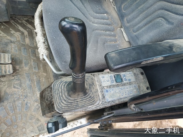 三一重工 SY75C 挖掘机