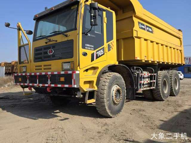 山东临工 CMT106 非公路自卸车