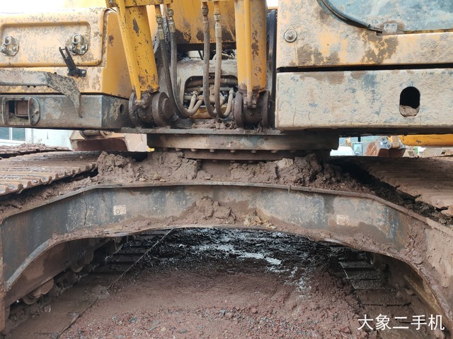 山东临工 LG6150 挖掘机