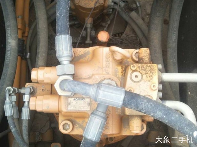 三一重工 SY215C-9 挖掘机