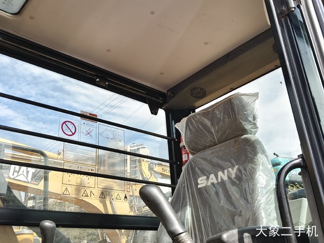 三一重工 SY75C 挖掘机