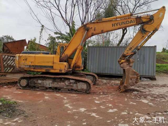 现代 R225LC-7 挖掘机