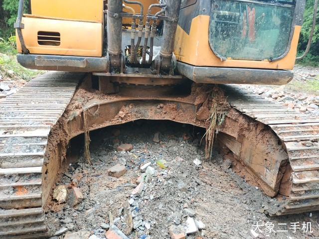 三一重工 SY135C-8 挖掘机