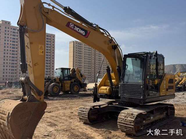 徐工 XE150D 挖掘机