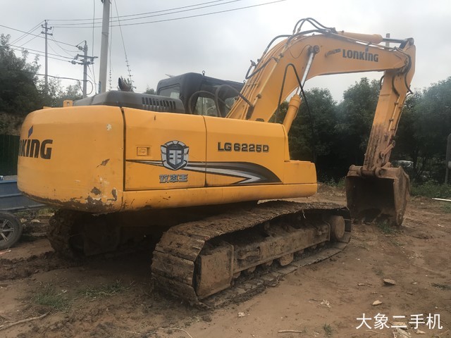 龙工 LG6225D 挖掘机