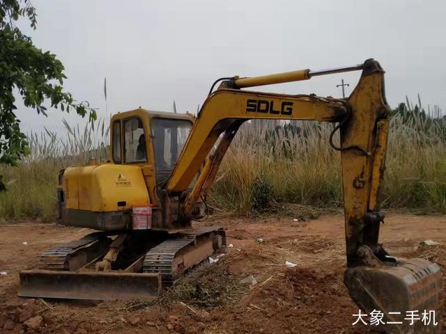 山东临工 LG660 挖掘机