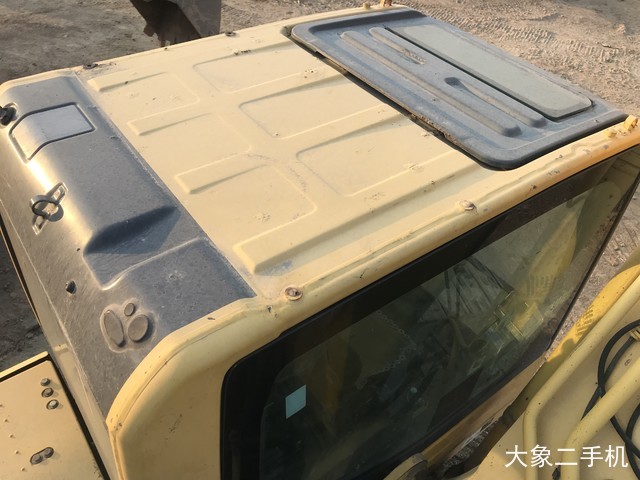 小松 PC220-8 挖掘机