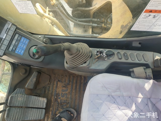 小松 PC240LC-8 挖掘机