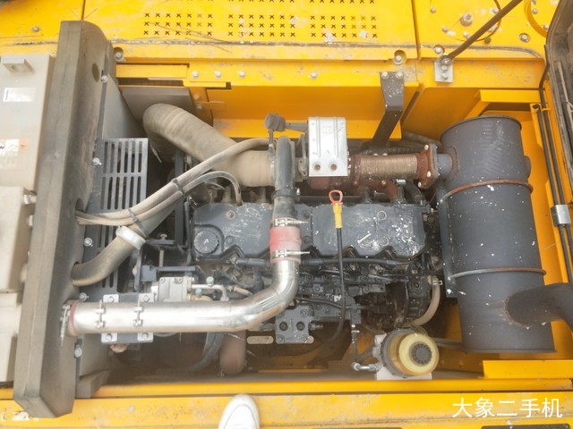 龙工 LG6225E 挖掘机