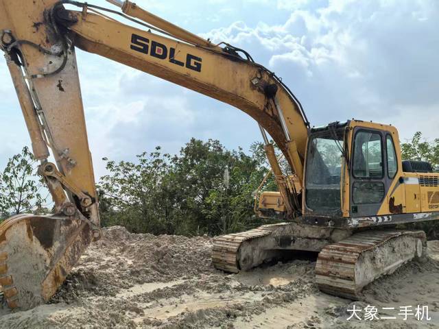 山东临工 E6210F 挖掘机