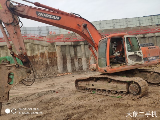斗山 DH225LC-7 挖掘机
