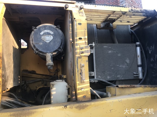 小松 PC220-8 挖掘机