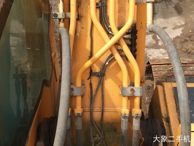 现代 R225LC-9T 挖掘机