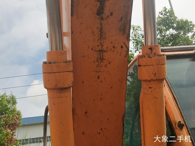 现代 R225LC-9T 挖掘机