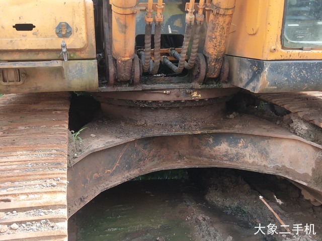 现代 R225LC-9T 挖掘机