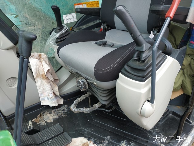 神钢 SK260LC-10 挖掘机