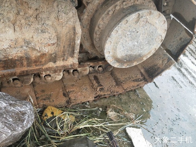 卡特彼勒 323D2L 挖掘机