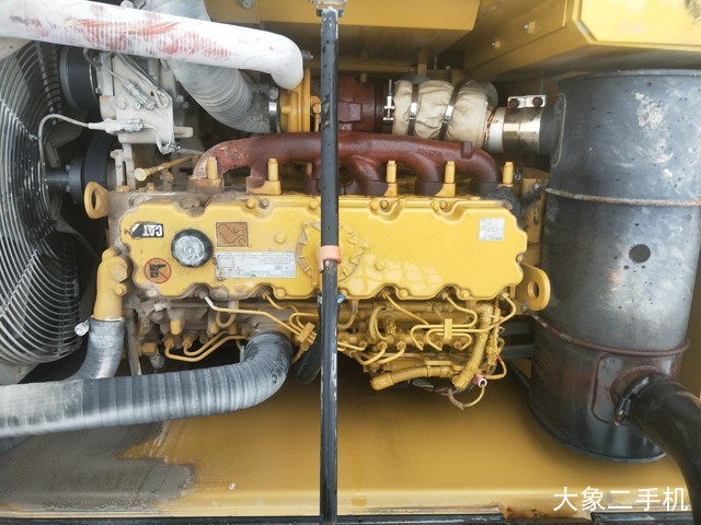 卡特彼勒 323D2L 挖掘机