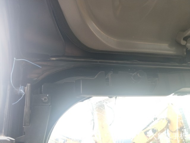 卡特彼勒 323D2L 挖掘机