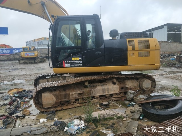 卡特彼勒 323D2L 挖掘机