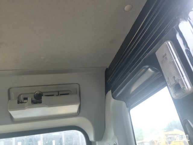 卡特彼勒 323D2L 挖掘机